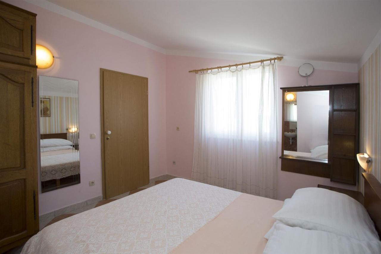 Apartments Gudelj Trogir Exterior photo