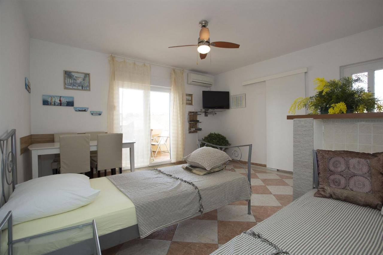 Apartments Gudelj Trogir Exterior photo