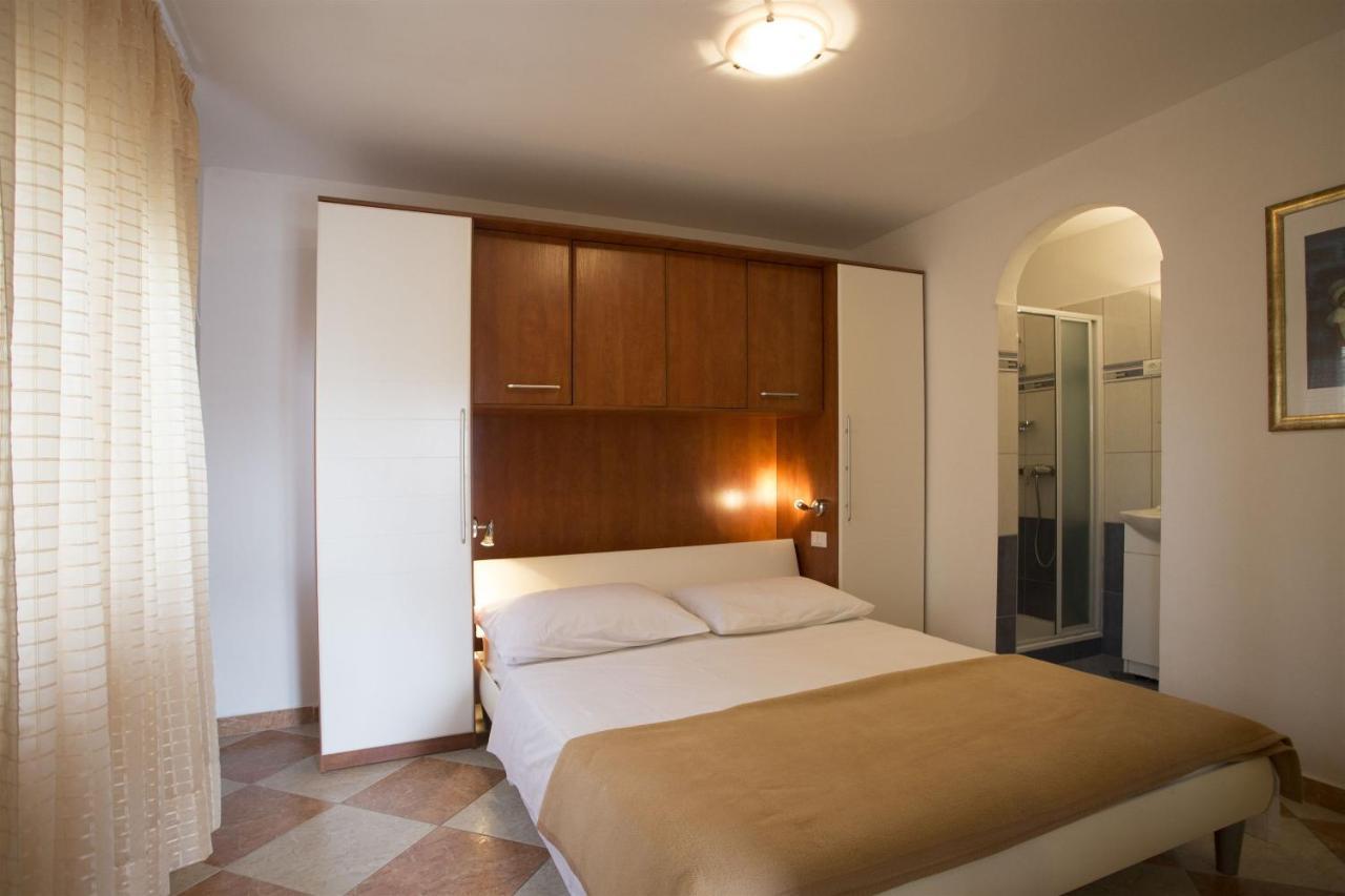 Apartments Gudelj Trogir Exterior photo