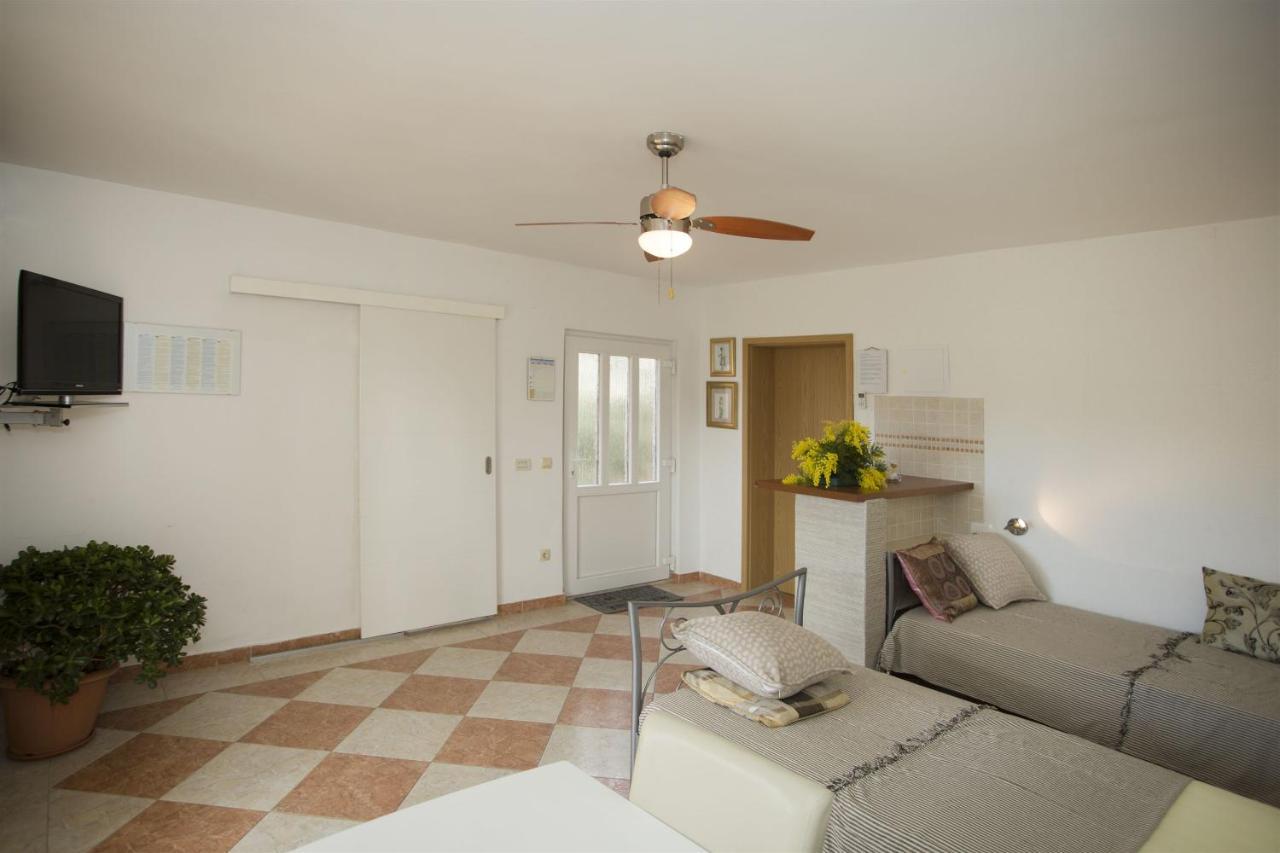 Apartments Gudelj Trogir Exterior photo